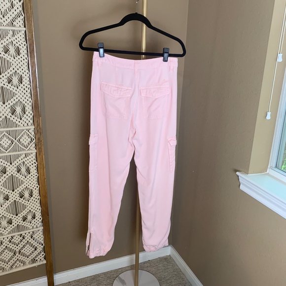 GUESS Women's Pink Tencel Cuffed Ankle Zip Leg Bowie Cargo Chino Pants Size 27 - Picture 10 of 10